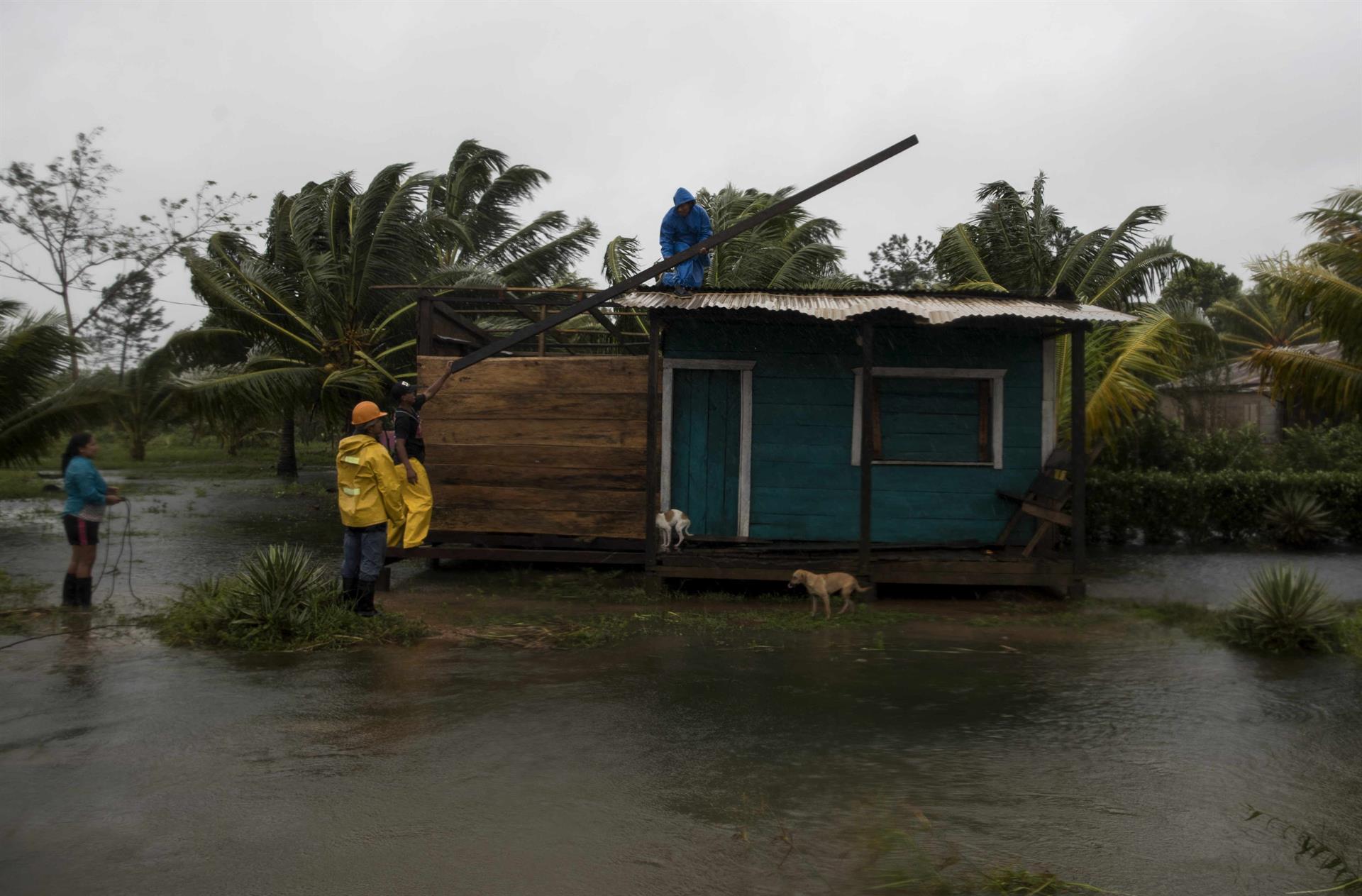 Un huracán puede “golpear” Nicaragua el fin de semana
