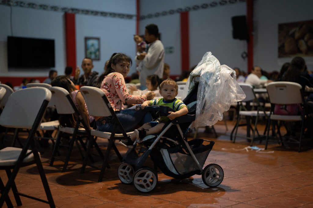 Los “caminantes de Venezuela” que superan el Darién respiran con la ayuda de una Costa Rica saturada