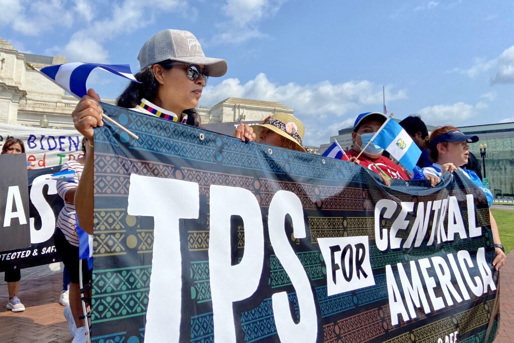 ¿Qué está pasando con el TPS de los inmigrantes centroamericanos en Estados Unidos?