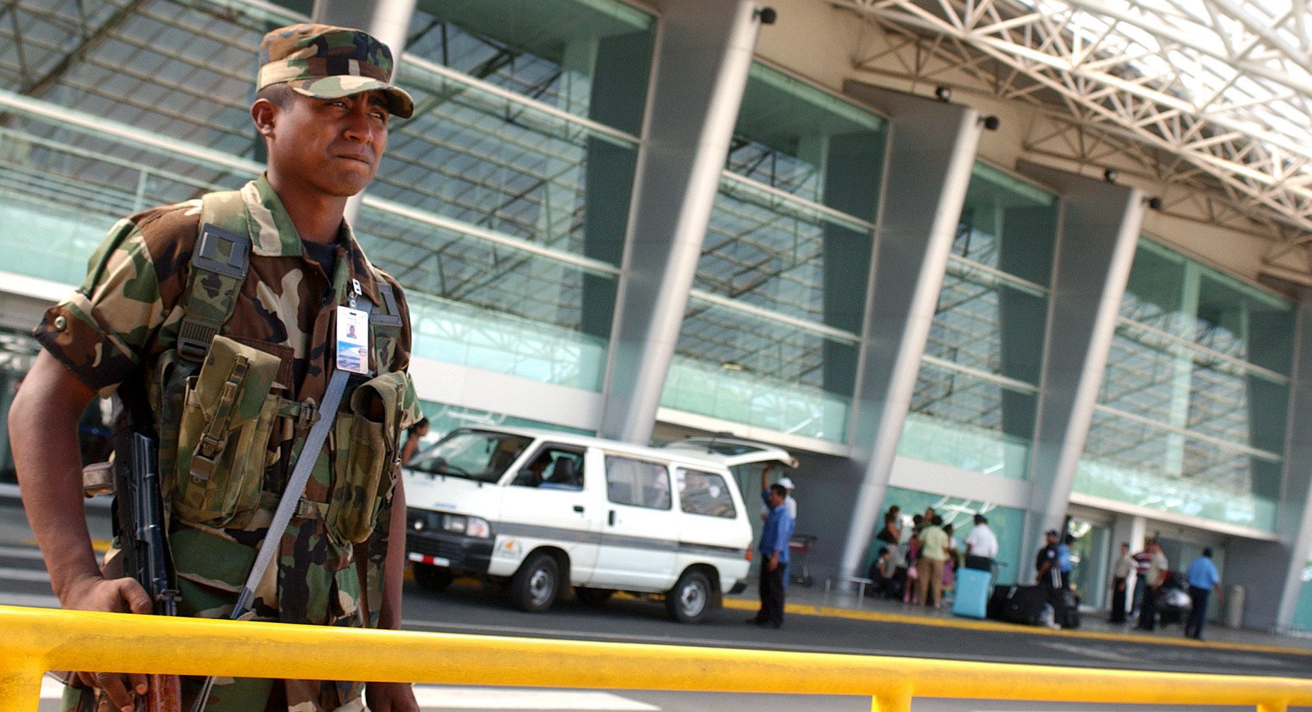 País por cárcel: así secuestra el régimen de Ortega los pasaportes de los nicaragüenses