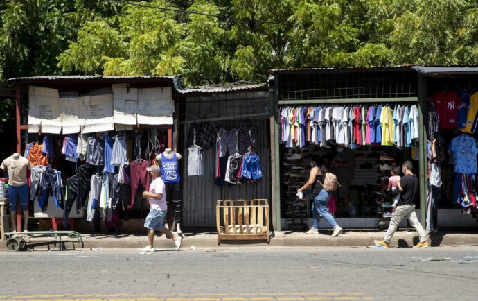 Economía de los nicaragüenses seguirá “deteriorándose” en 2023