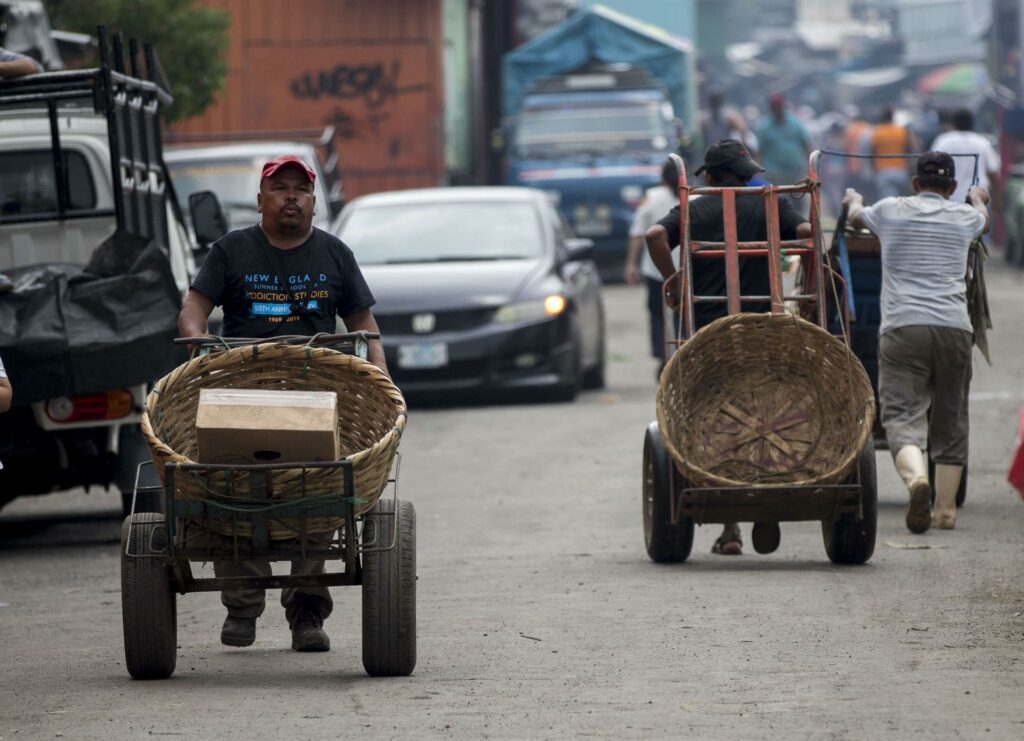 Economía de los nicaragüenses seguirá “deteriorándose” en 2023