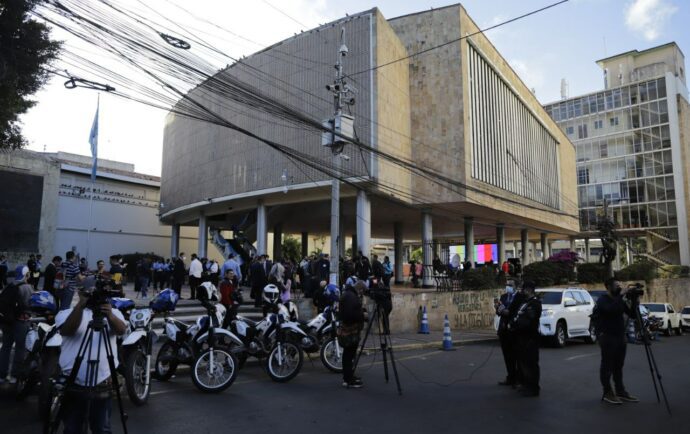 Diputados de Honduras negocian el control de la Corte Suprema de Justicia