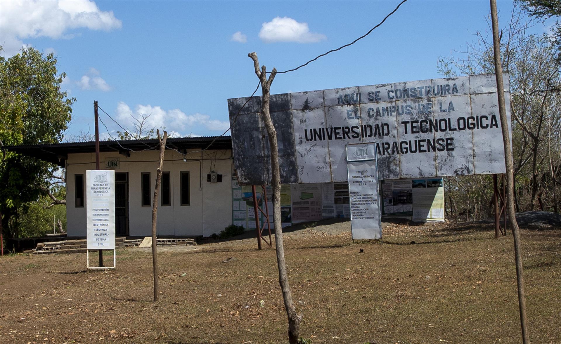 Estudiantes que regresan a clase para cuando “todo haya cambiado”