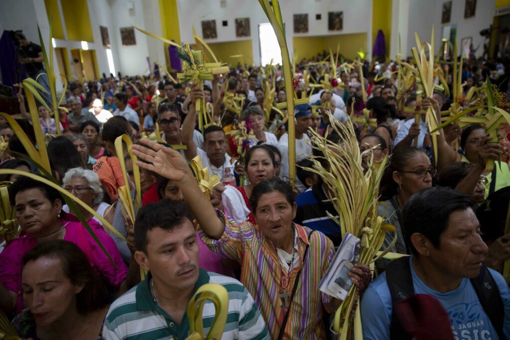 Iglesia por cárcel para los Nazarenos: dictadura prohíbe procesiones de Semana Santa en las calles