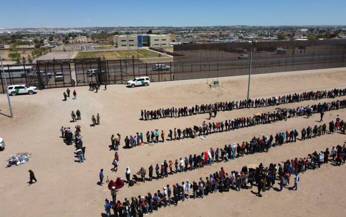 La Casa Blanca planea instalar centros de migrantes en Latinoamérica para reducir llegadas a la frontera sur