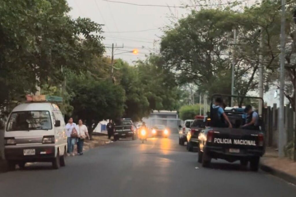 Policía ejecuta operativo en apartamentos Amazonia para forzar salida de últimos inquilinos