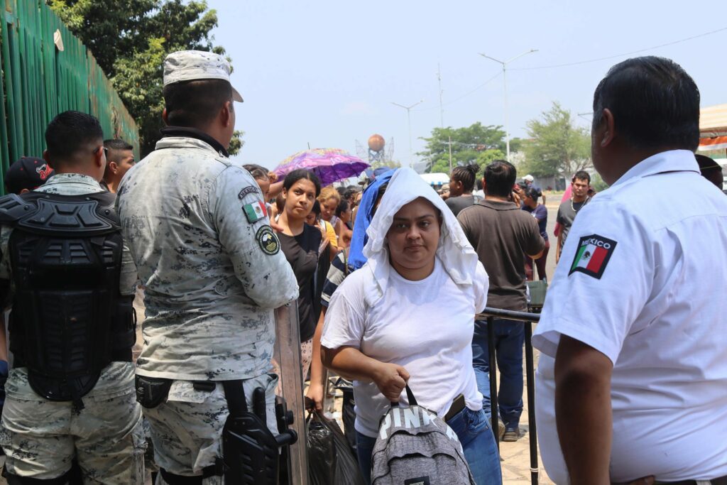 El fin del título 42 agolpa en México a migrantes desesperados por llegar a Estados Unidos