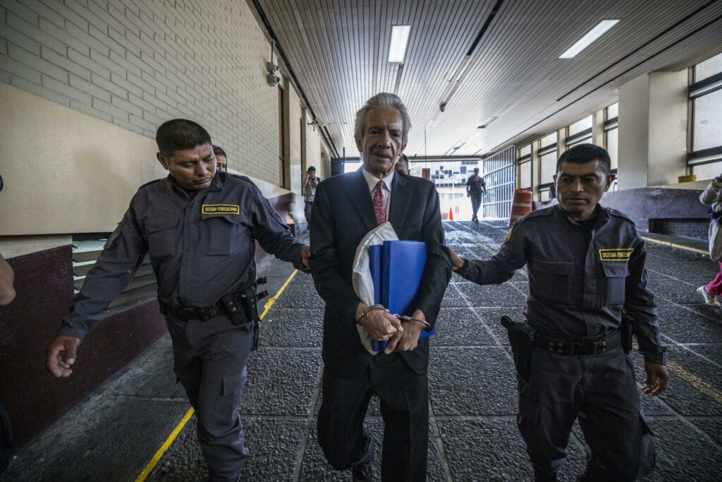 La justicia de Guatemala condena a seis años de prisión al periodista José Rubén Zamora por lavado de dinero