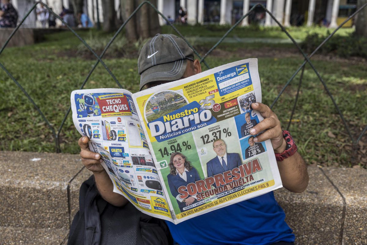 Guatemala rompe el pronóstico electoral: surge Bernardo Arévalo