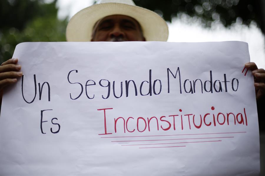 La democracia se desvanece en América Latina, advierte el Latinobarómetro 