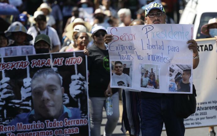 Los diputados de Bukele imponen “juicios masivos” en El Salvador