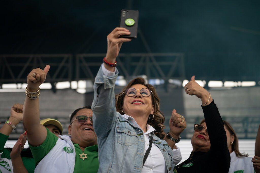 Sandra Torres cierra campaña atacando la credibilidad del sistema electoral de Guatemala