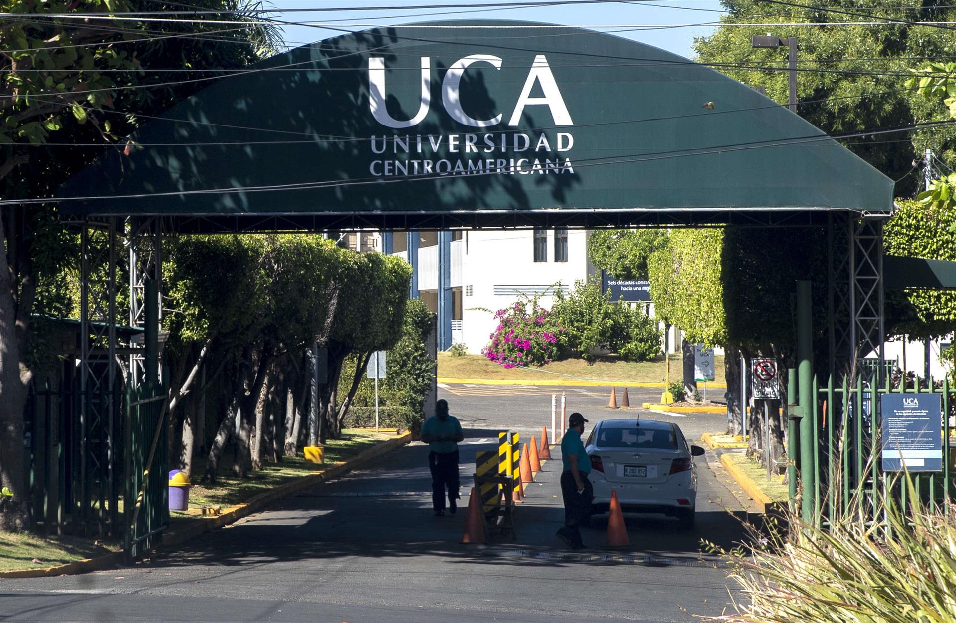 Dictadura ordena congelar cuentas bancarias de la UCA