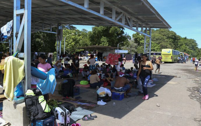 Costa Rica y Panamá buscan controlar tránsito de migrantes por sus fronteras