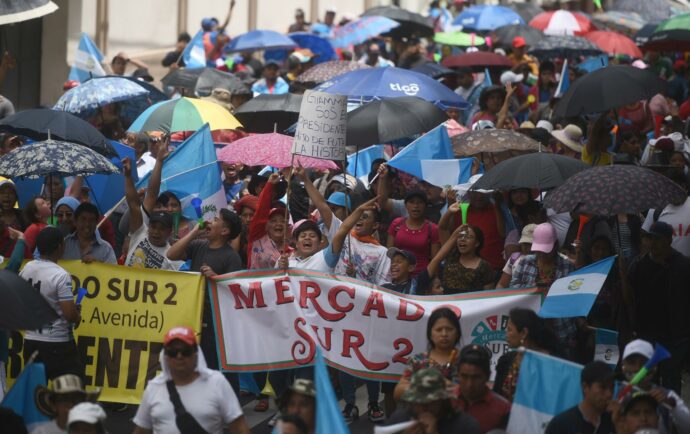 Indígenas de Guatemala retoman bloqueos para exigir renuncia de la fiscal general Consuelo Porras