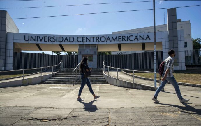 Régimen reprueba “examen” de gestión de la universidad Casimiro Sotelo