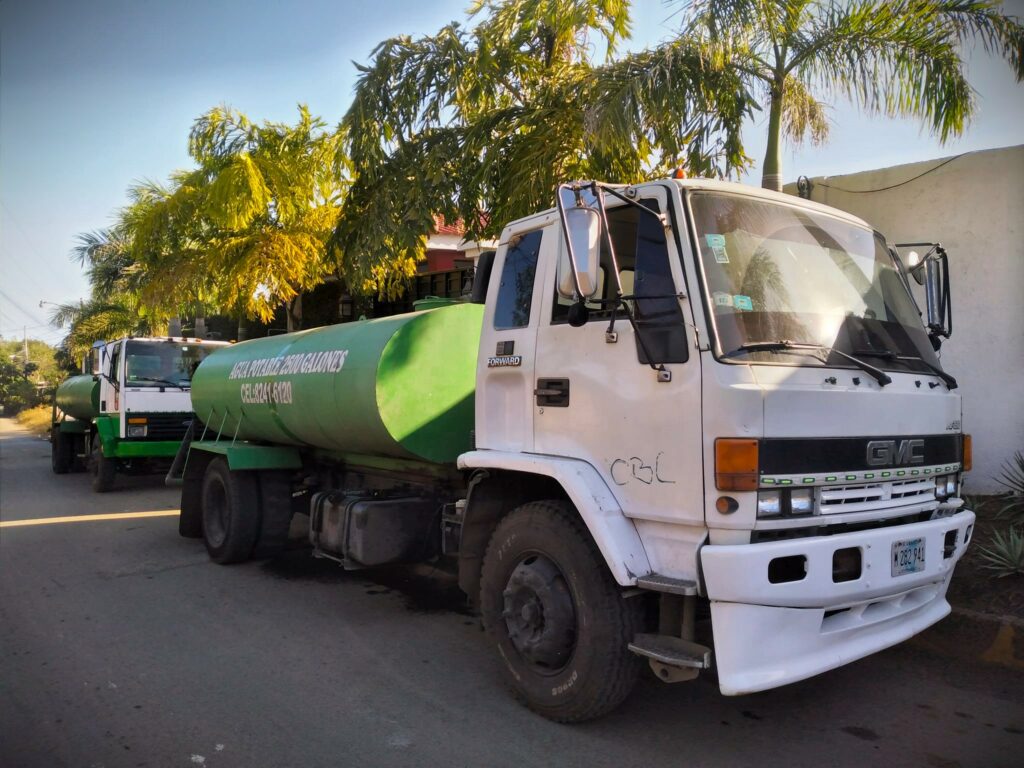 El negocio del agua en los barrios de Managua