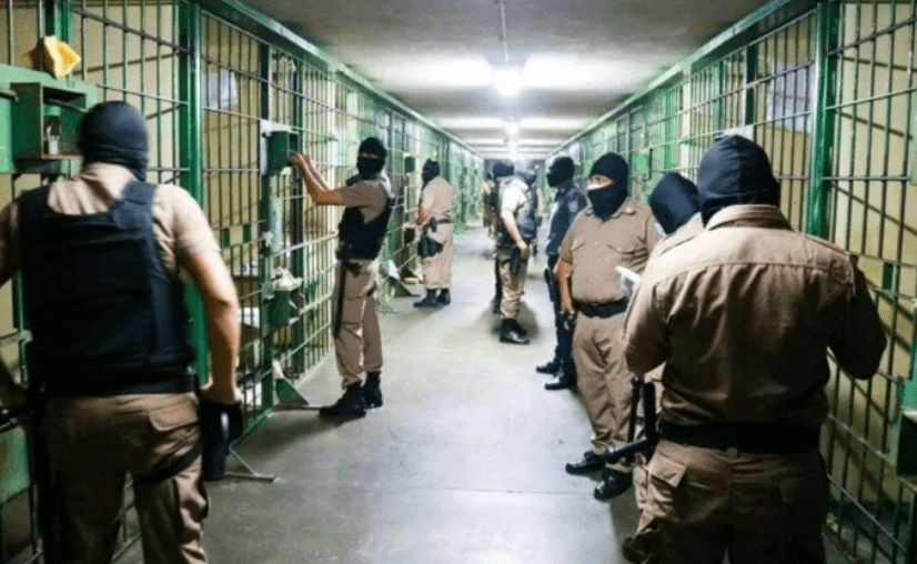 Las 749 salidas de pandilleros de Zacatraz permitidas por Bukele