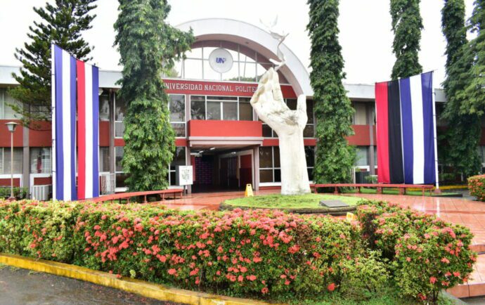 Estudiantes de la confiscada Upoli tienen semanas de no recibir clases por 