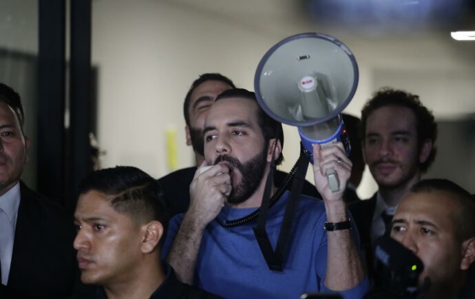 Nayib Bukele toma licencia de su mandato para buscar reelección en El Salvador