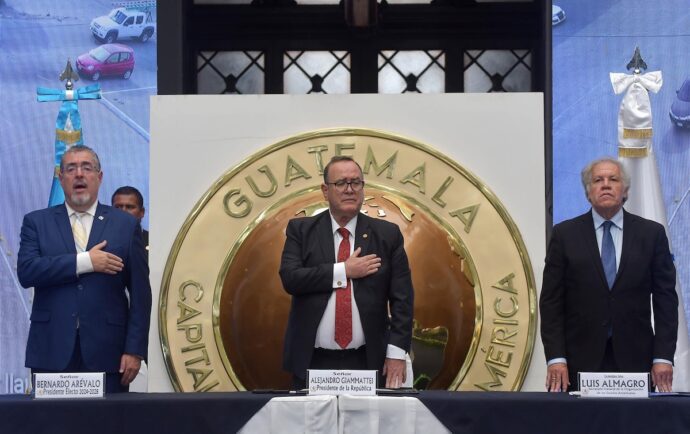 La OEA se juega su eficacia al intervenir en la crisis política de Guatemala 