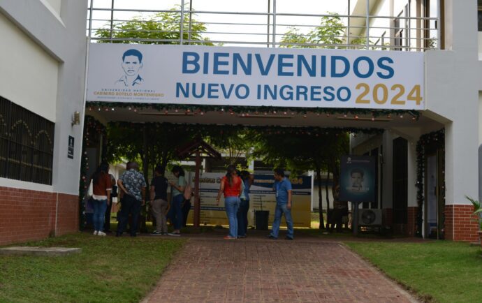 La desesperada búsqueda de estudiantes de la Universidad Nacional Casimiro Sotelo