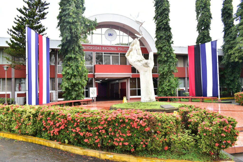 Estudiantes Upoli