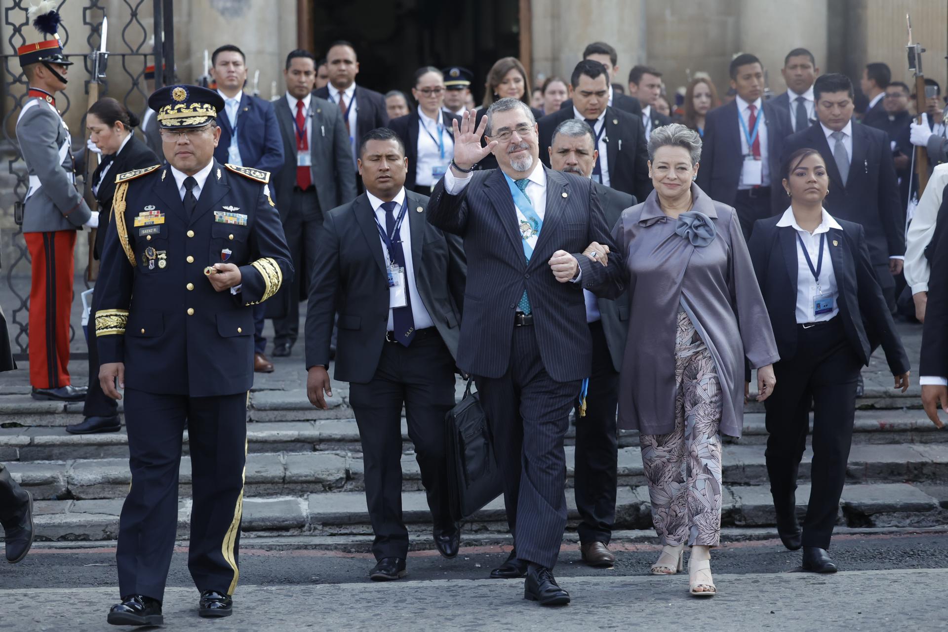 El terreno minado en el que Bernardo Arévalo intenta gobernar Guatemala