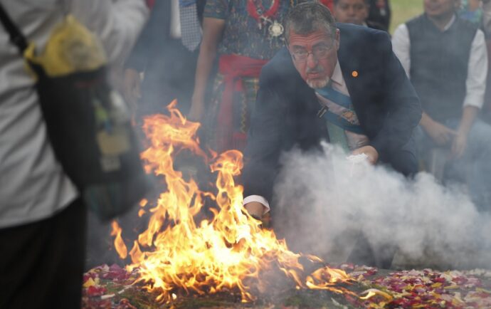 El terreno minado en el que Bernardo Arévalo intenta gobernar Guatemala