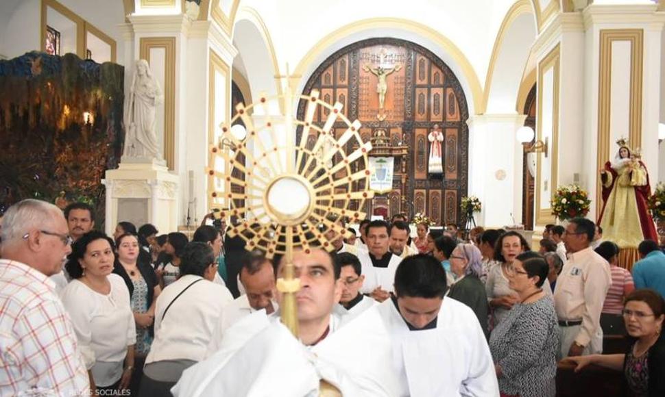 La Iglesia católica de Nicaragua se reconfigura tras el destierro de vicarios y sacerdotes: cardenal Leopoldo Brenes mueve sus fichas