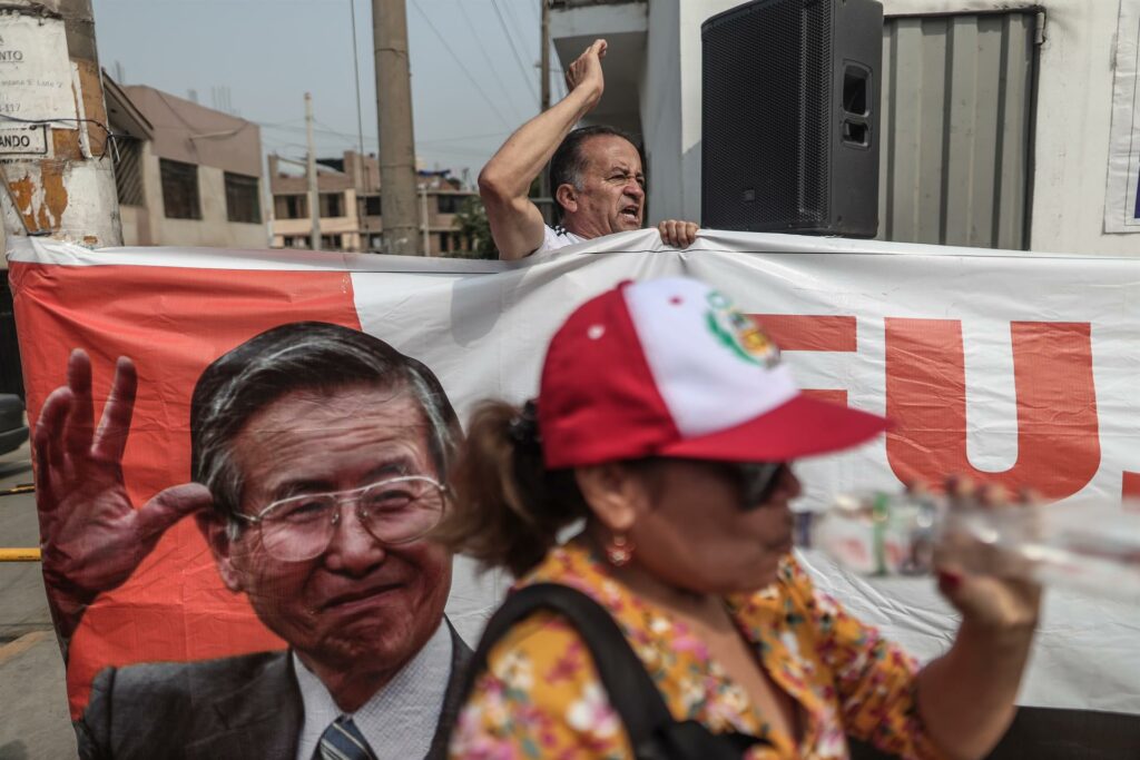 El poder político a la caza del Poder Judicial en Perú