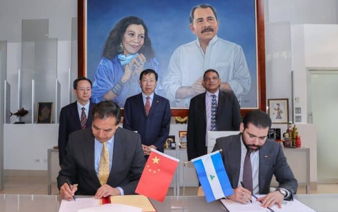 El régimen aumenta su dependencia de China para sobrevivir