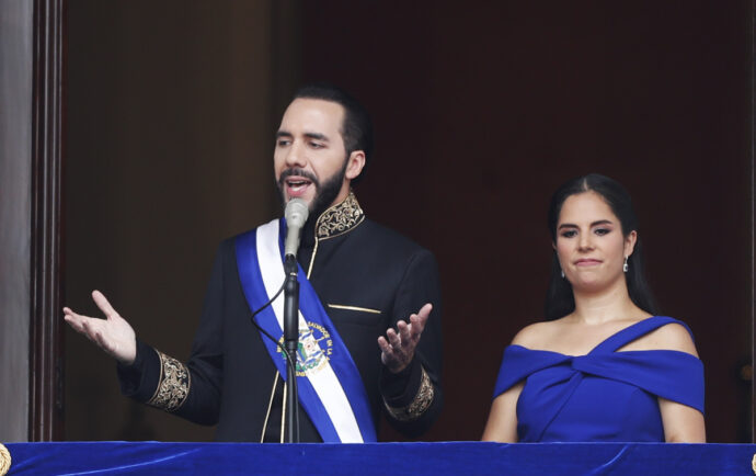 Bukele promete “sanar” la economía de El Salvador en su segundo mandato