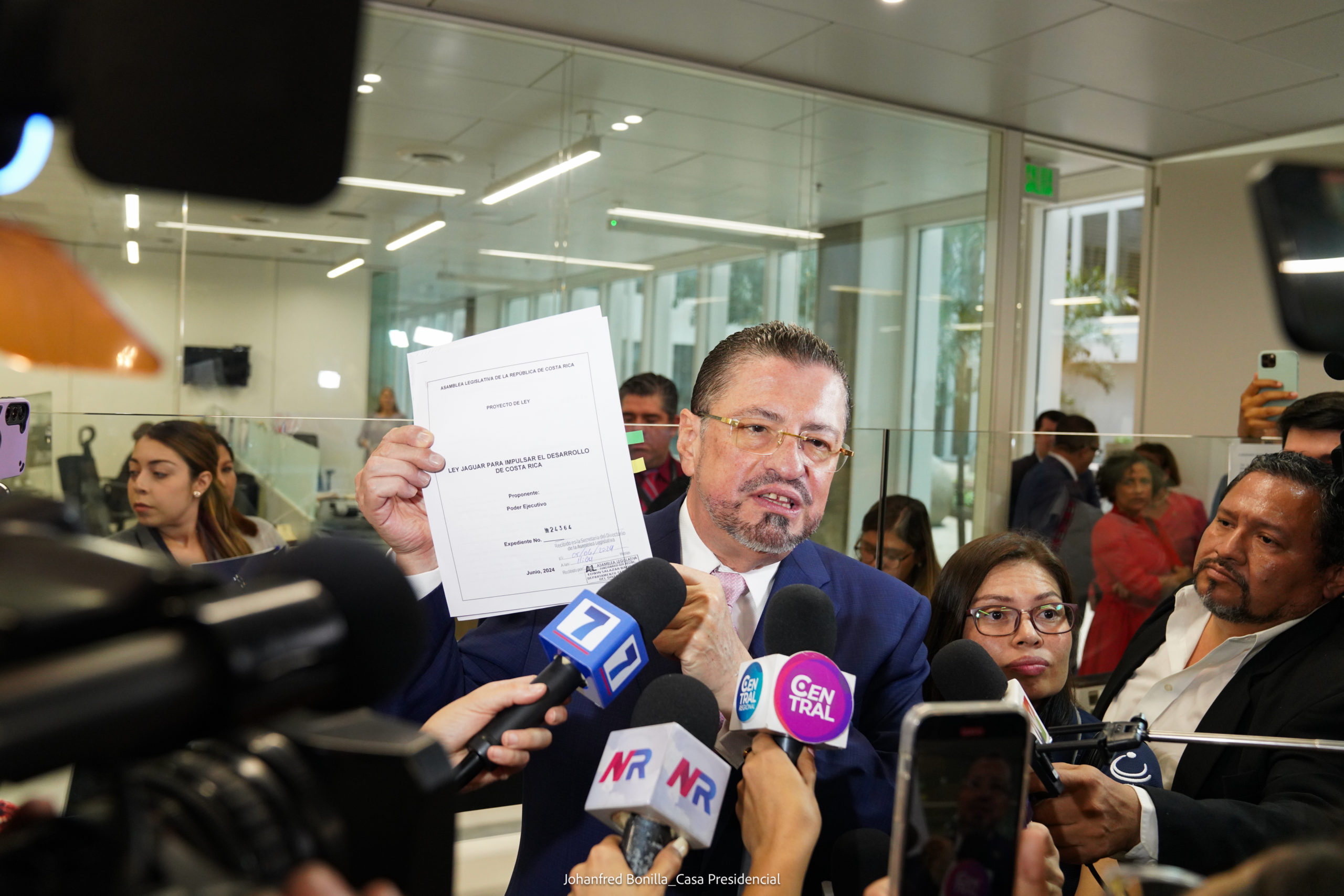“Costa Rica ha sido una dictadura o una tiranía”: el polémico y peligroso referendo de Rodrigo Chaves