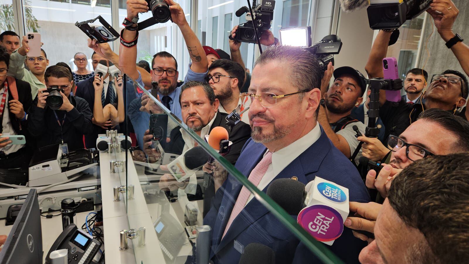 “Costa Rica ha sido una dictadura o una tiranía”: el polémico y peligroso referendo de Rodrigo Chaves