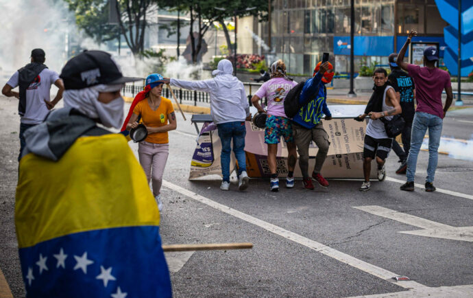 Venezuela se vuelca a las calles desconociendo resultados electorales a favor del chavismo