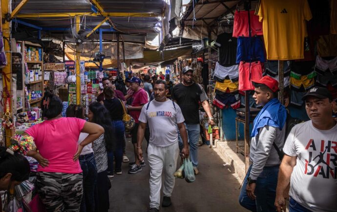 Una Venezuela distinta asiste a elecciones el domingo: las claves del cambio o la permanencia de Maduro