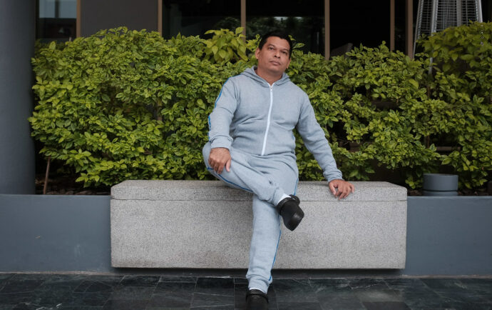 Los trajes grises que caminan por Ciudad de Guatemala