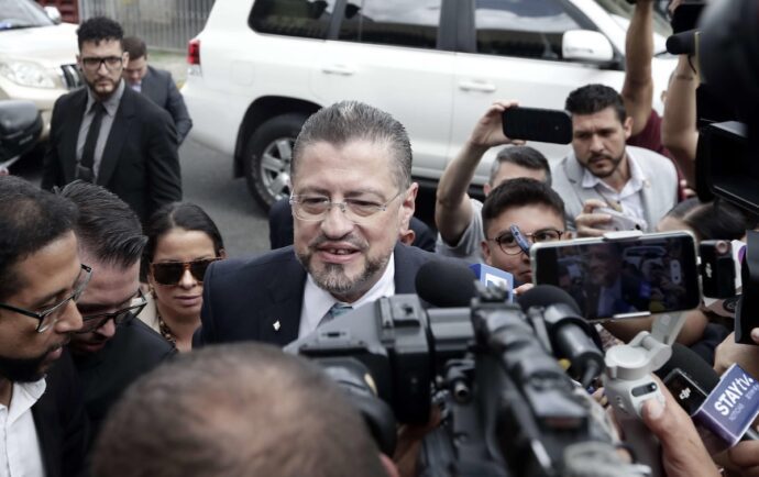 El gobierno de Rodrigo Chaves es investigado por presuntos nexos con el narcotráfico