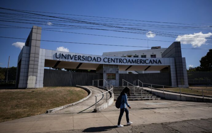 ¿Títulos de universidades confiscadas pueden ser certificados y apostillados?