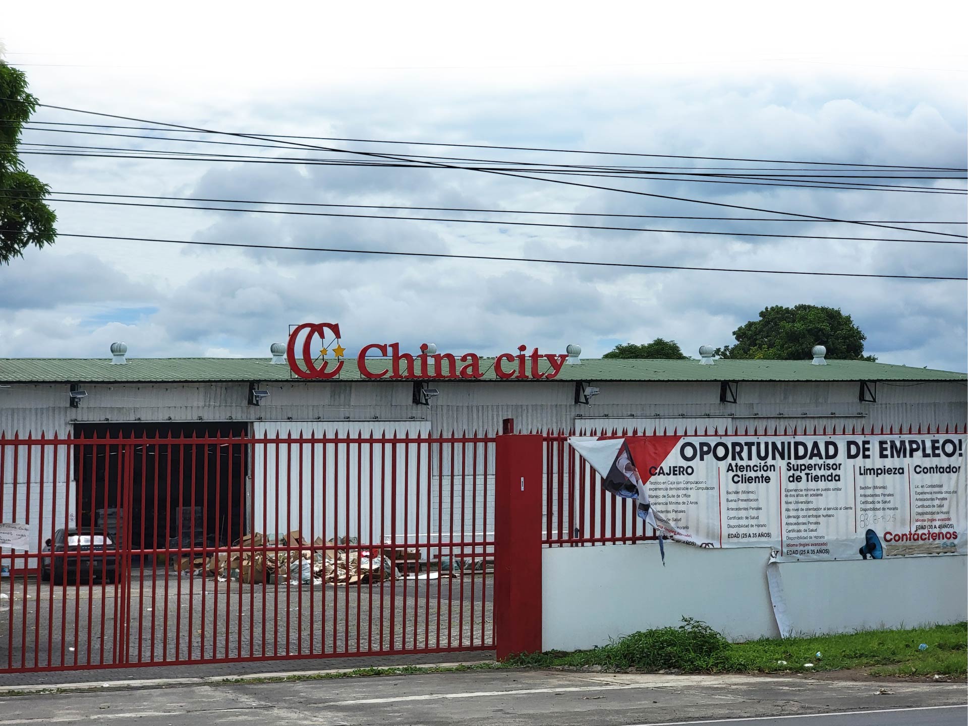 Bienvenidos a “Chinotepe”: negocios chinos engullen a los locales