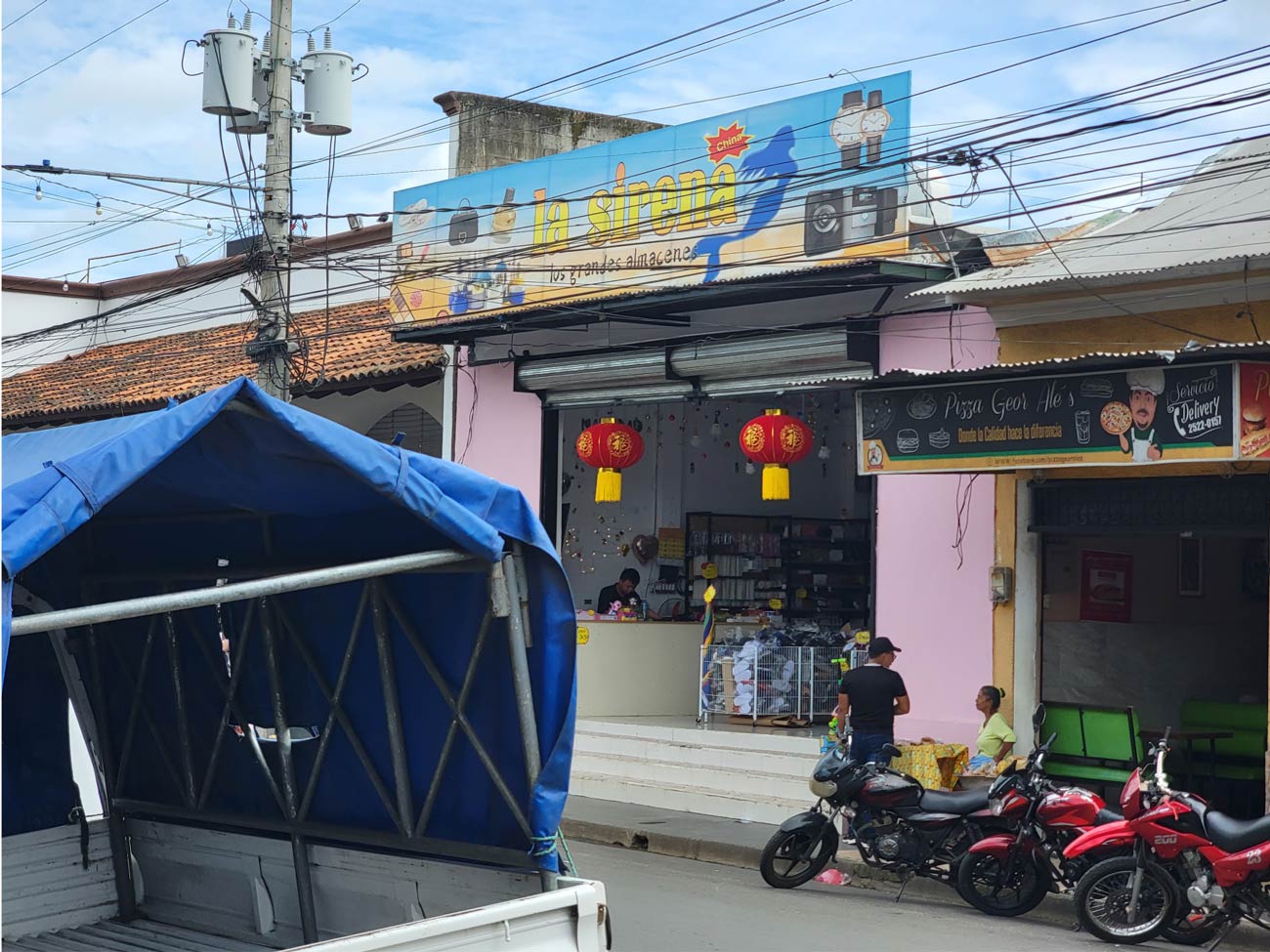 Bienvenidos a “Chinotepe”: negocios chinos engullen a los locales