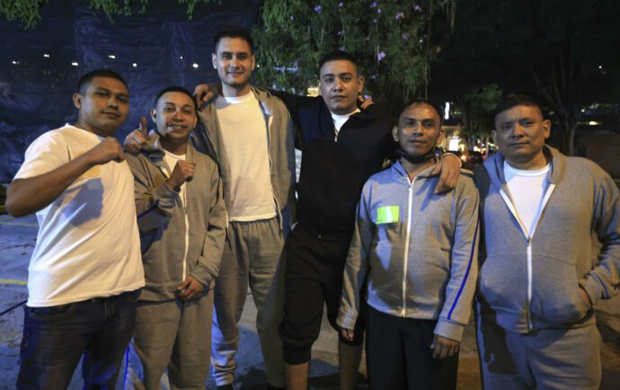 Nicaragüenses desterrados a Guatemala atrapados en “un limbo migratorio”