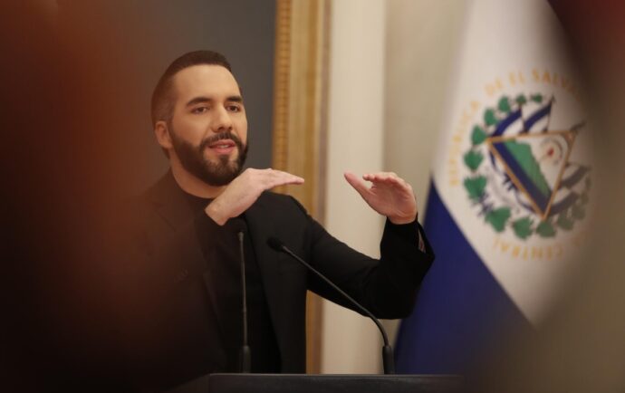 Diputados de Bukele reforman la Constitución de El Salvador dándose poderes de una constituyente