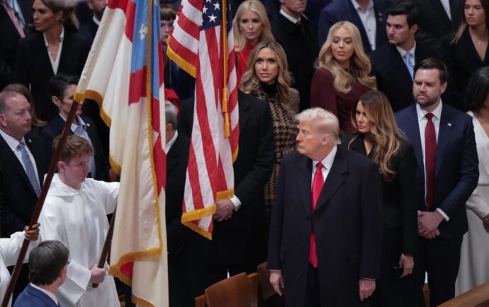 Trump da vía libre a redadas de migración en escuelas, colegios e iglesias de Estados Unidos