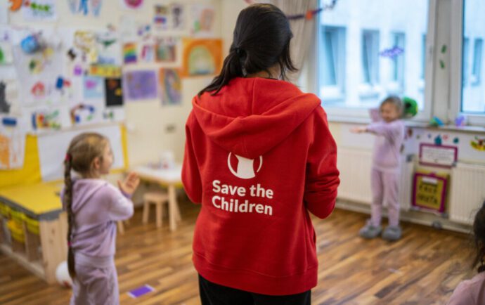 Millones de niños y miles de mujeres quedan a la deriva con el cierre en Nicaragua de Save The Children y SI Mujer