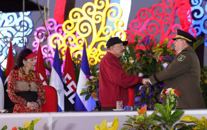 El Ejército de los generales condecorados por criminales de lesa humanidad