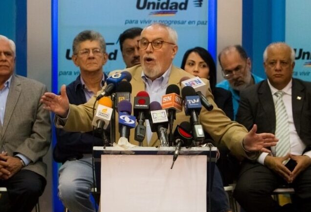 “Cuando cada quien fue renunciando a imponer su melodía, avanzamos como oposición”
