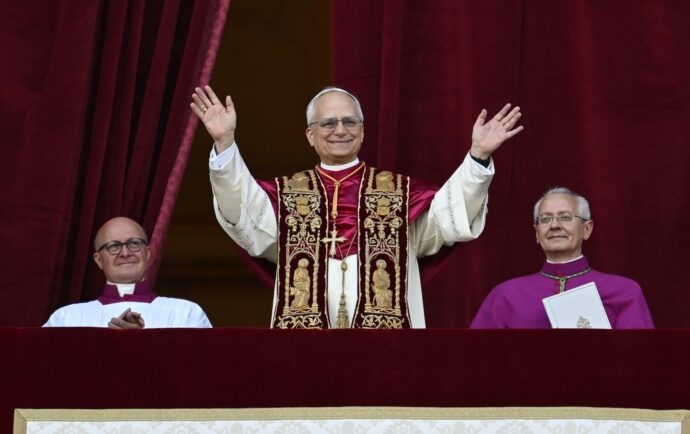 León XIV, el cardenal Robert Prevost, un papa estadounidense-peruano